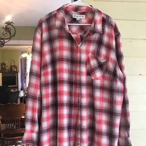 Women’s 4x button down shirt